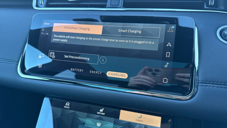 Land Rover Range Rover Evoque 1.5 P300e R-Dynamic SE 5dr Auto Hatchback